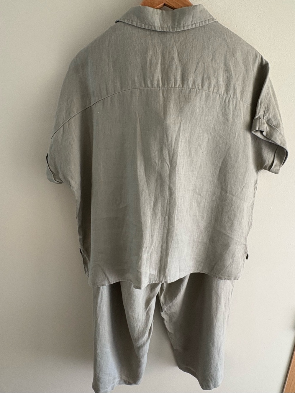 Tahari Sage Green Linen Two Piece Set - Picture 2 of 8
